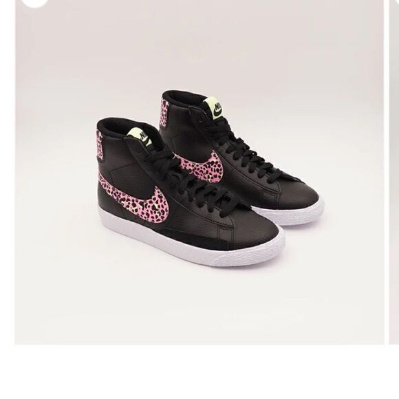Nike Blazer Mid   - Picture 1 of 5